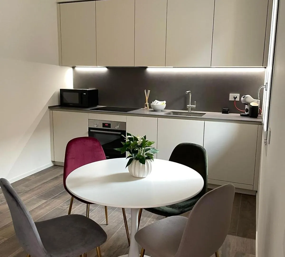 Dr54 Apartments Rho